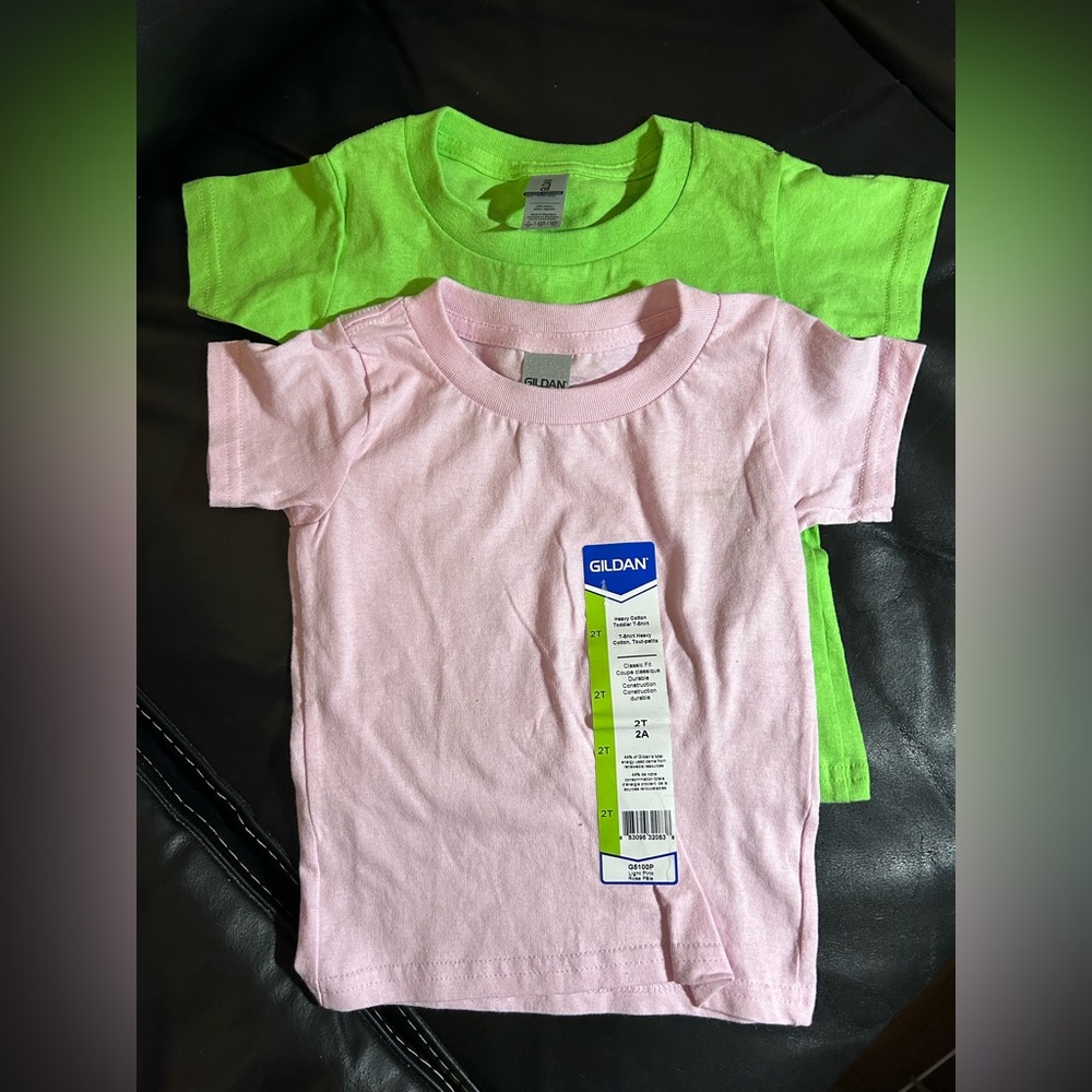 2 GILDAN green & pink Ts size 2T